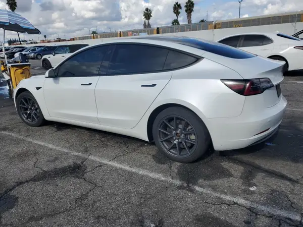 5YJ3E1EA9PF492075 2023 TESLA MODEL 3 - Image 2