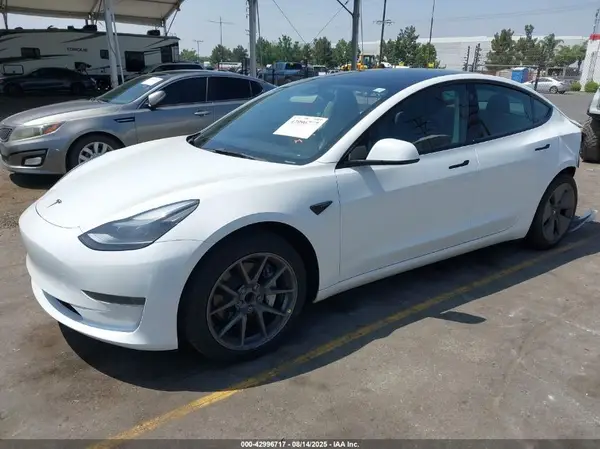 5YJ3E1EA9PF499043 2023 TESLA MODEL 3 - Image 2