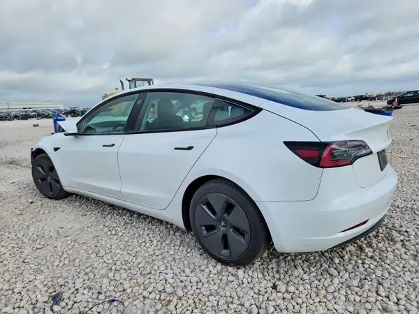 5YJ3E1EA9PF502670 2023 TESLA MODEL 3 - Image 2