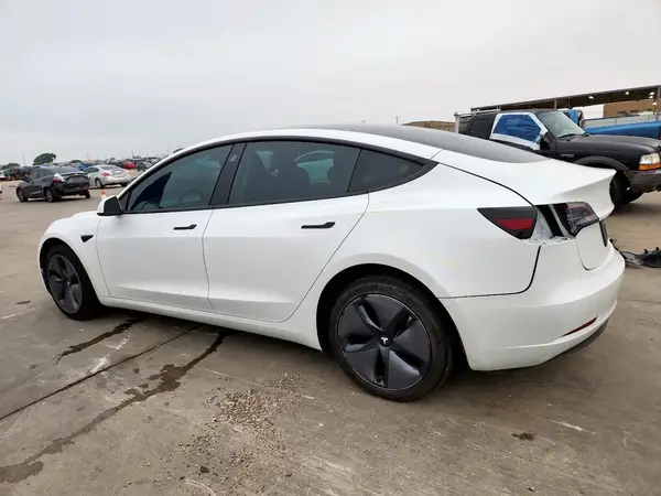 5YJ3E1EA9PF503429 2023 TESLA MODEL 3 - Image 2