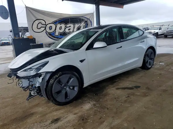 5YJ3E1EA9PF555448 2023 TESLA MODEL 3 - Image 1