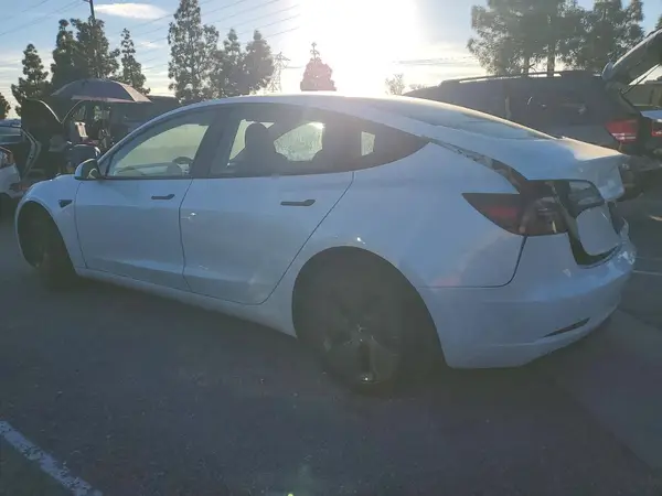 5YJ3E1EA9PF557247 2023 TESLA MODEL 3 - Image 2