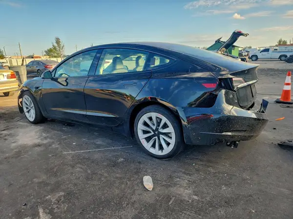 5YJ3E1EA9PF557586 2023 TESLA MODEL 3 - Image 2