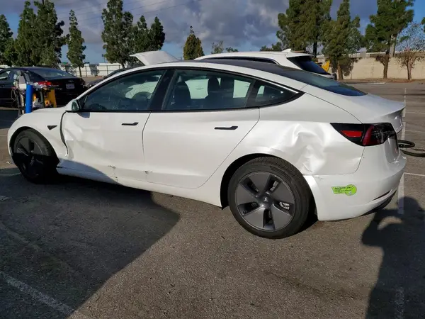 5YJ3E1EA9PF557667 2023 TESLA MODEL 3 - Image 2