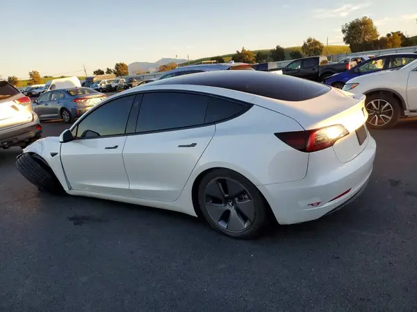 5YJ3E1EA9PF562349 2023 TESLA MODEL 3 - Image 2