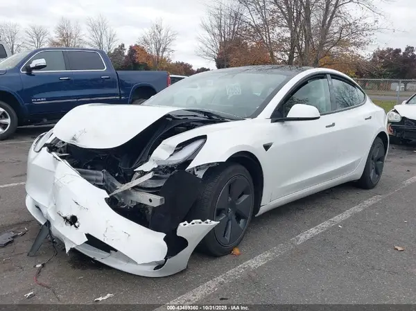 5YJ3E1EA9PF562562 2023 TESLA MODEL 3 - Image 2