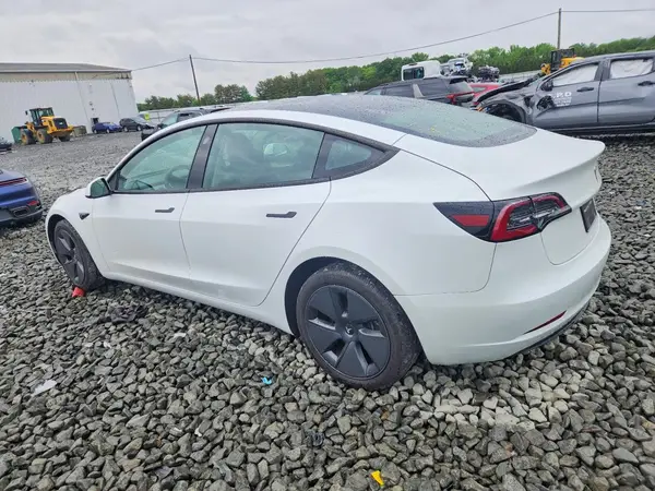 5YJ3E1EA9PF574596 2023 TESLA MODEL 3 - Image 2