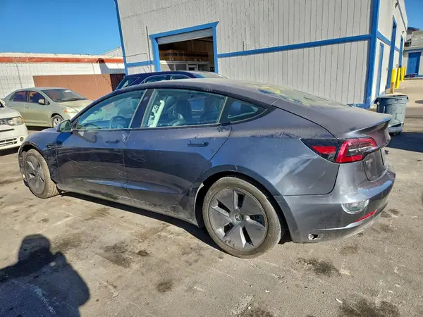 5YJ3E1EA9PF579183 2023 TESLA MODEL 3 - Image 2