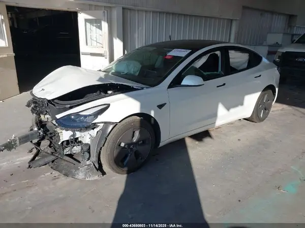 5YJ3E1EA9PF583539 2023 TESLA MODEL 3 - Image 2
