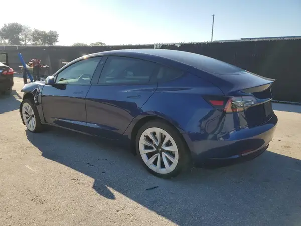5YJ3E1EA9PF587302 2023 TESLA MODEL 3 - Image 2