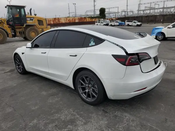 5YJ3E1EA9PF588983 2023 TESLA MODEL 3 - Image 2