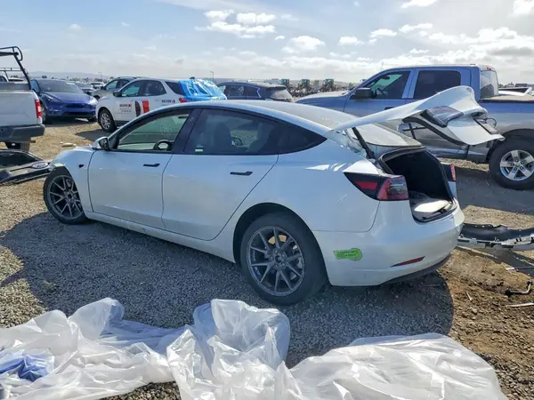 5YJ3E1EA9PF607502 2023 TESLA MODEL 3 - Image 2