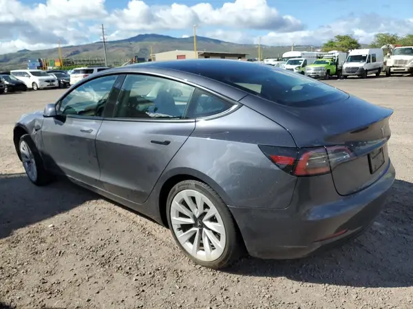5YJ3E1EA9PF608083 2023 TESLA MODEL 3 - Image 2