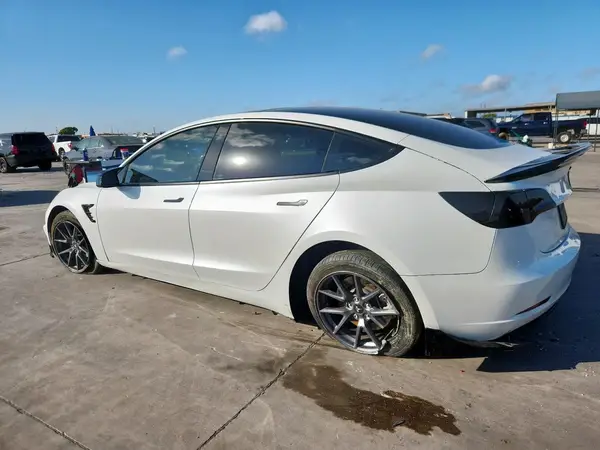 5YJ3E1EA9PF612277 2023 TESLA MODEL 3 - Image 2