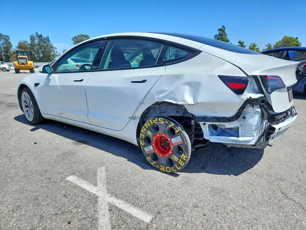 5YJ3E1EA9PF639320 2023 TESLA MODEL 3 - Image 2