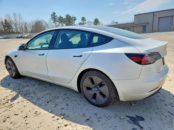 5YJ3E1EA9PF645375 2023 TESLA MODEL 3 - Image 2