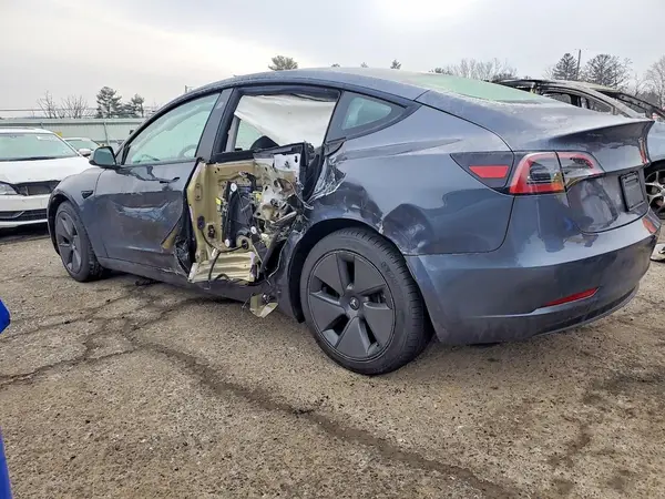 5YJ3E1EA9PF646736 2023 TESLA MODEL 3 - Image 2