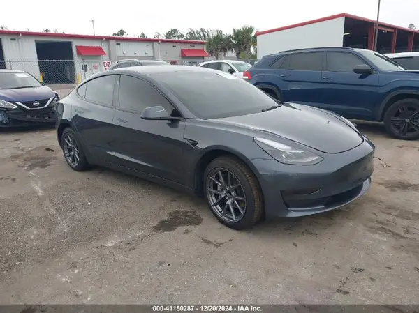 5YJ3E1EA9PF648664 2023 TESLA MODEL 3 - Image 1