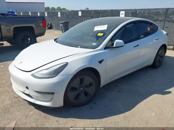 5YJ3E1EA9PF661415 2023 TESLA MODEL 3 - Image 2