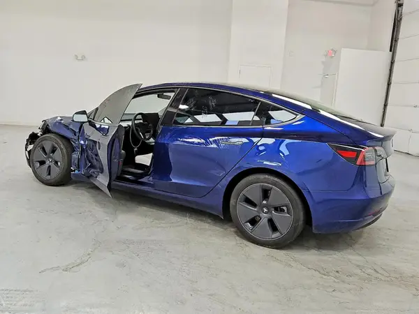 5YJ3E1EA9PF665190 2023 TESLA MODEL 3 - Image 2