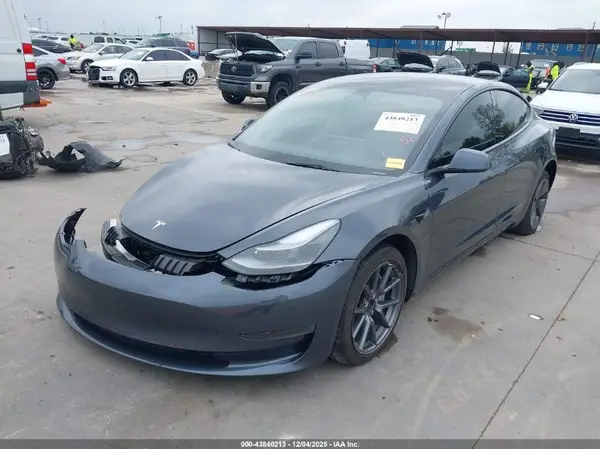 5YJ3E1EA9PF665559 2023 TESLA MODEL 3 - Image 2