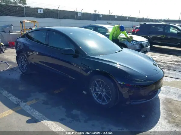 5YJ3E1EA9PF670602 2023 TESLA MODEL 3 - Image 1