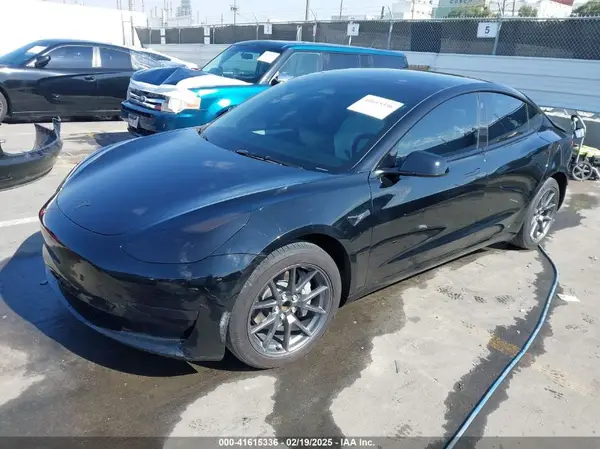 5YJ3E1EA9PF670602 2023 TESLA MODEL 3 - Image 2