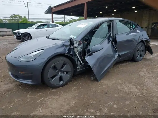5YJ3E1EA9PF673399 2023 TESLA MODEL 3 - Image 2