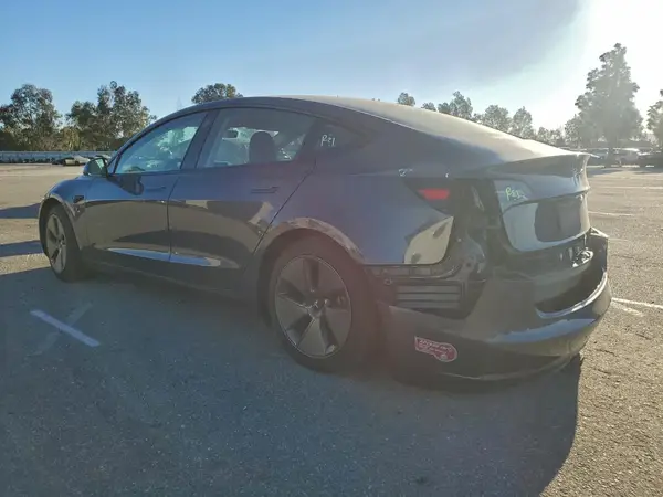 5YJ3E1EA9PF673693 2023 TESLA MODEL 3 - Image 2