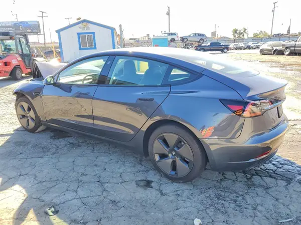 5YJ3E1EA9PF675671 2023 TESLA MODEL 3 - Image 2