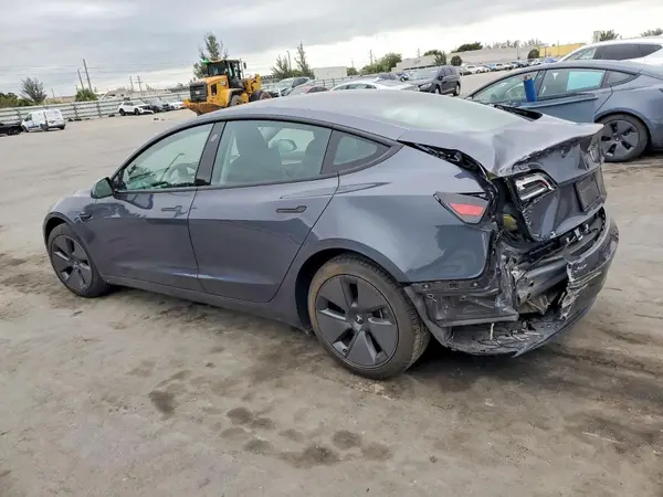 5YJ3E1EA9PF677128 2023 TESLA MODEL 3 - Image 2