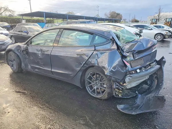 5YJ3E1EA9PF677551 2023 TESLA MODEL 3 - Image 2