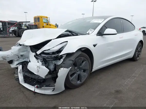 5YJ3E1EA9PF682877 2023 TESLA MODEL 3 - Image 2