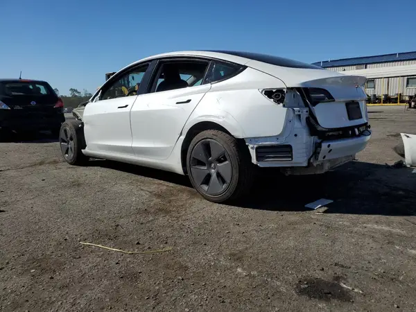 5YJ3E1EA9PF685701 2023 TESLA MODEL 3 - Image 2