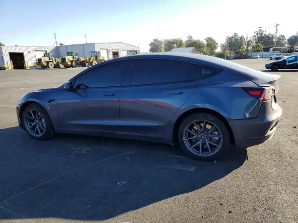 5YJ3E1EA9PF693703 2023 TESLA MODEL 3 - Image 2