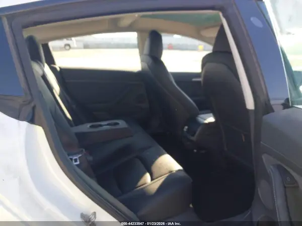 5YJ3E1EA9PF693829 2023 TESLA MODEL 3 - Image 8