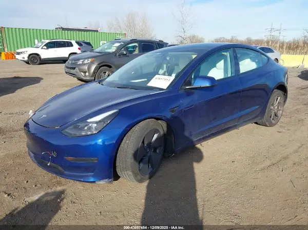 5YJ3E1EA9PF694687 2023 TESLA MODEL 3 - Image 2