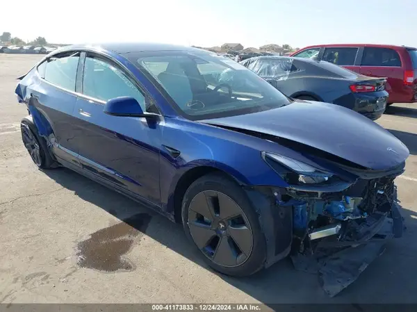 5YJ3E1EA9PF697573 2023 TESLA MODEL 3 - Image 1