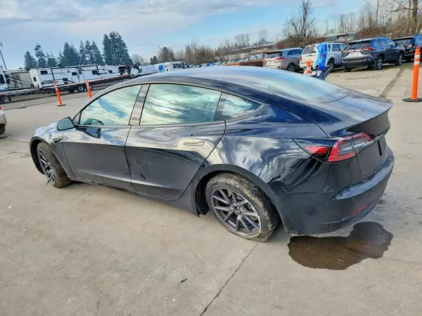 5YJ3E1EA9PF712623 2023 TESLA MODEL 3 - Image 2
