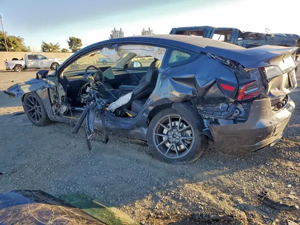 5YJ3E1EA9PF712928 2023 TESLA MODEL 3 - Image 2