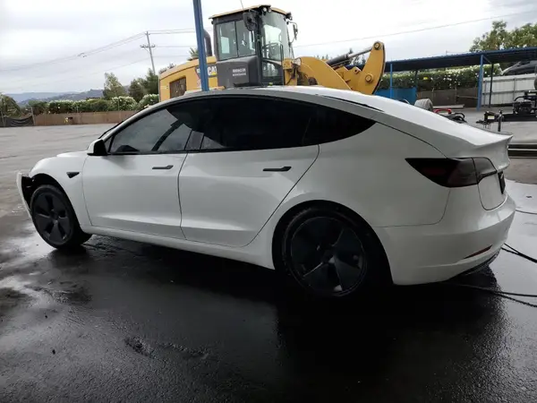 5YJ3E1EA9PF714985 2023 TESLA MODEL 3 - Image 2
