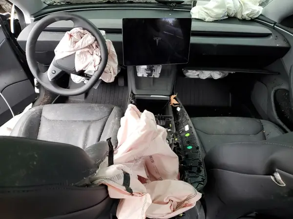 5YJ3E1EA9RF716917 2024 TESLA MODEL 3 - Image 8