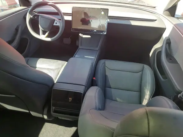 5YJ3E1EA9RF718084 2024 TESLA MODEL 3 - Image 8