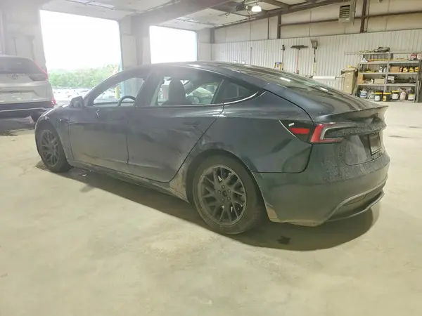 5YJ3E1EA9RF725214 2024 TESLA MODEL 3 - Image 2