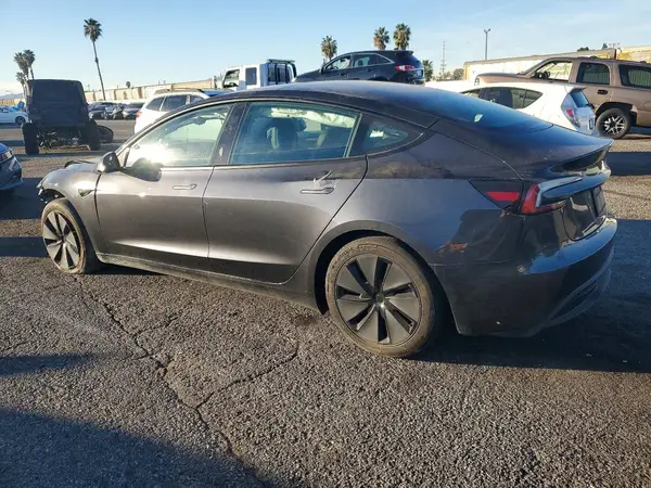 5YJ3E1EA9RF726783 2024 TESLA MODEL 3 - Image 2