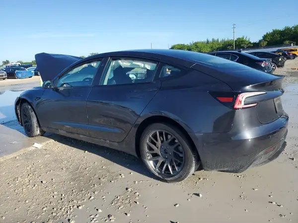 5YJ3E1EA9RF733863 2024 TESLA MODEL 3 - Image 2