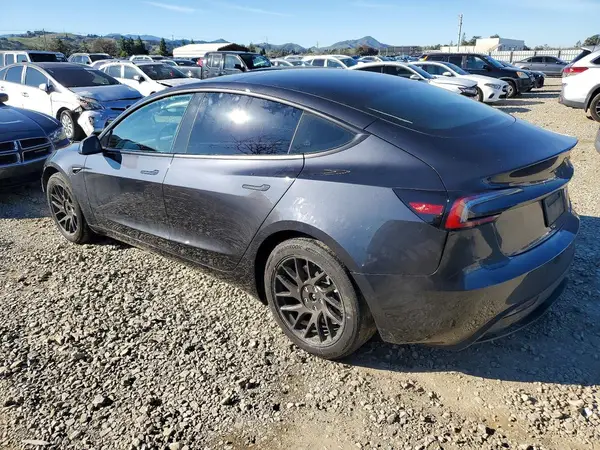 5YJ3E1EA9RF736469 2024 TESLA MODEL 3 - Image 2