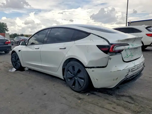 5YJ3E1EA9RF744085 2024 TESLA MODEL 3 - Image 2