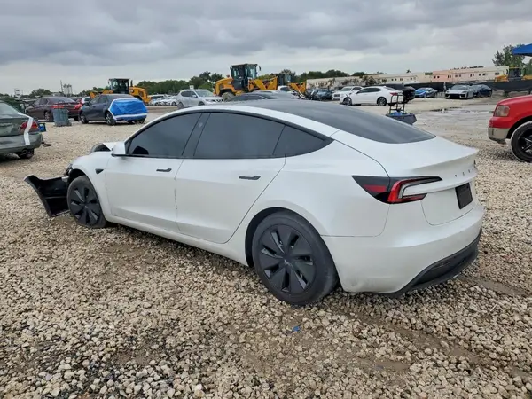 5YJ3E1EA9RF745463 2024 TESLA MODEL 3 - Image 2