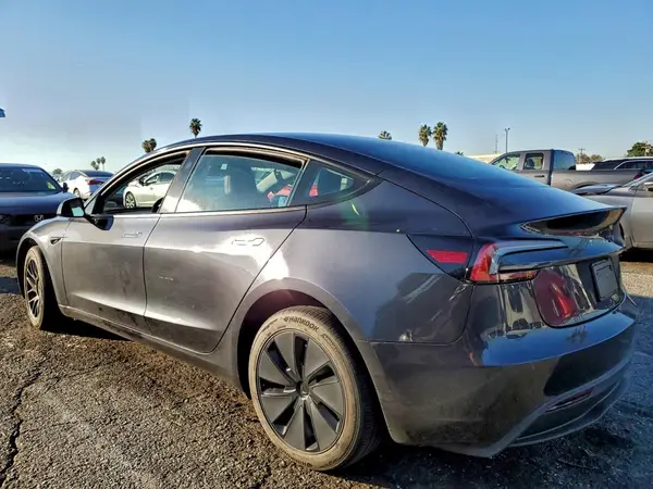 5YJ3E1EA9RF745656 2024 TESLA MODEL 3 - Image 2